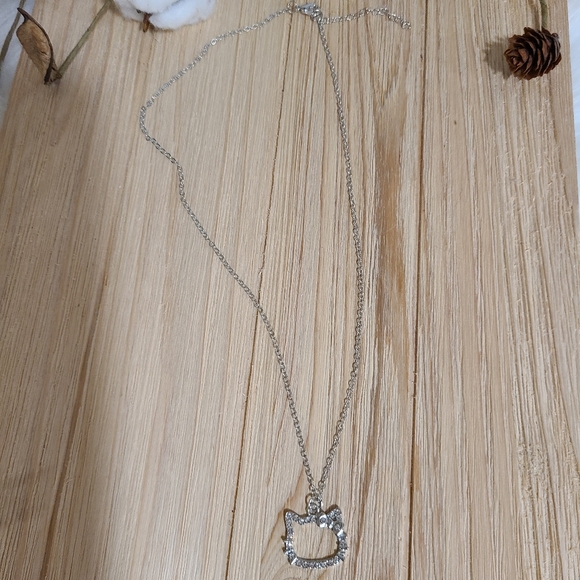ππNEWππPRECIOUS!! HELLO KITTY NECKLACE in SILVER ππ - Picture 9 of 9